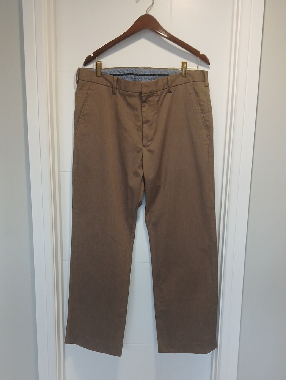 GAP Men's Tan Straight-Leg Chinos